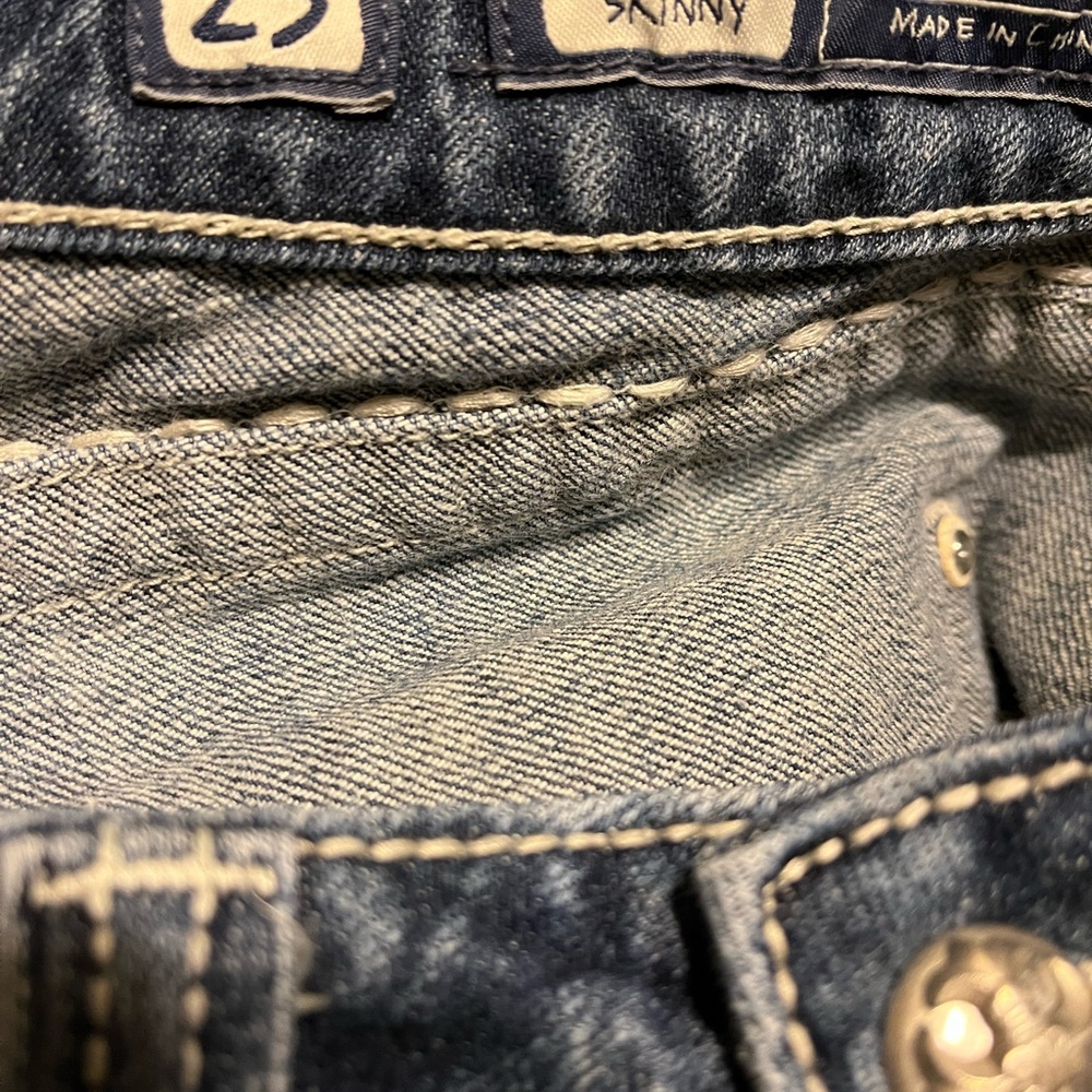 Miss Me Skinny Jeans - Picture 7 of 9